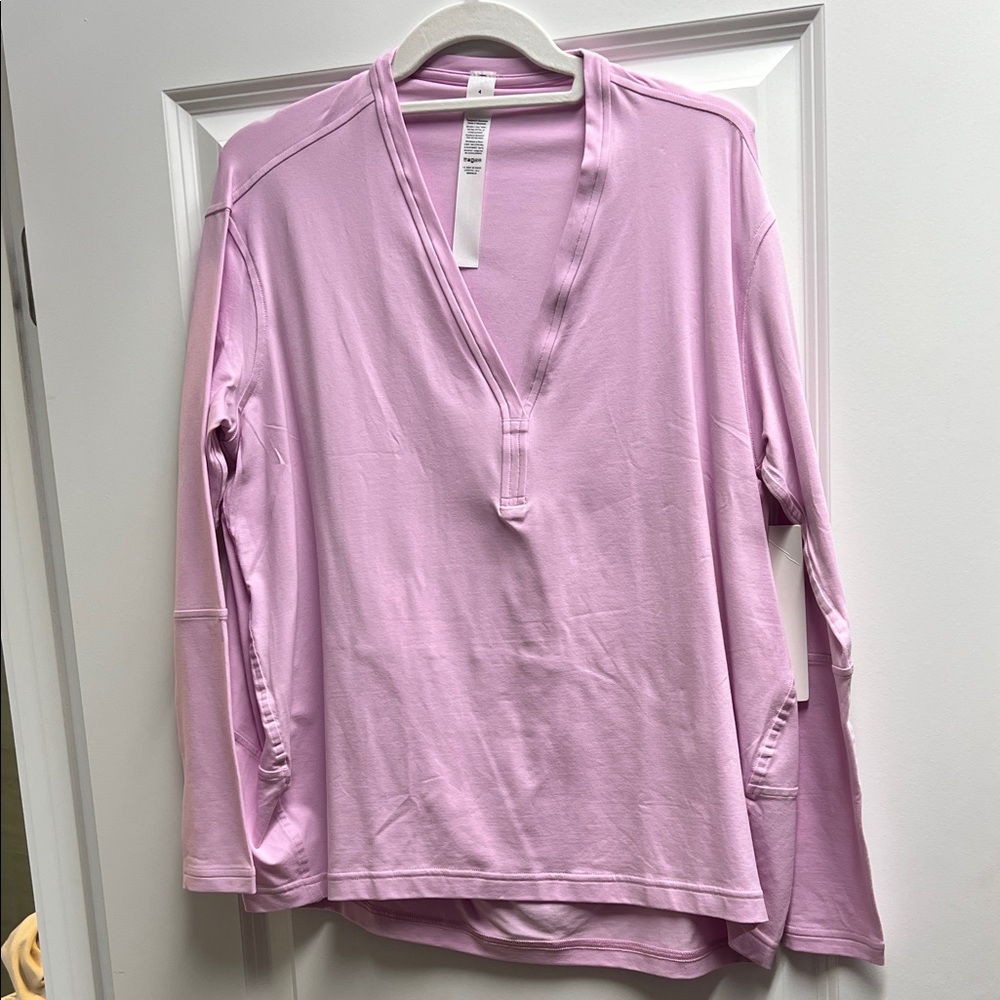 NWT Lululemon Back in Action